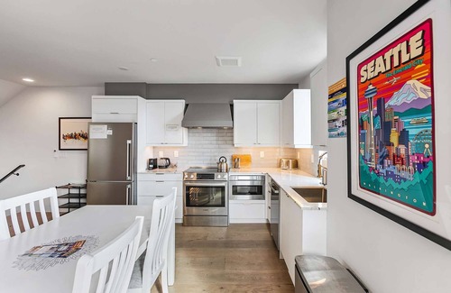 East Queen Anne House | Dystopian Hill Valley Sweet Suite