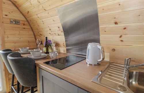 Tywyn Cottage | DYSYNNI POD, romantic, character holiday cottage in Tywyn