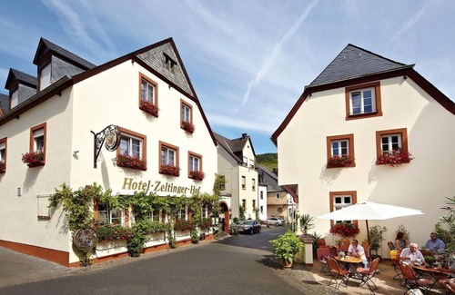 Bernkastel-Kues House | DZ Landhaus in the GH WeinKabinett - Hotel Zeltinger Hof