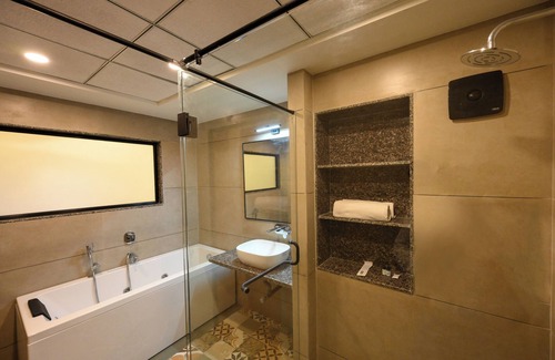 Igatpuri Hotel | E and G Green Court
