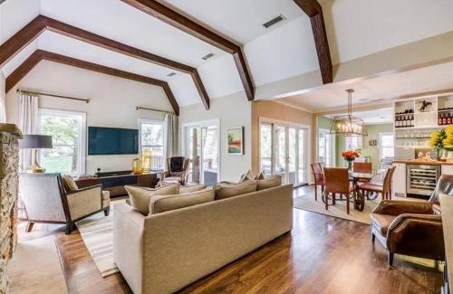 Hollywood - Santa Monica House | E Dallas Family Home with Pool Spa Outdoor Fire