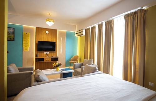 Gomti Nagar Hotel | E Studios
