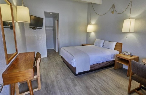 San Jose Hotel | E-Z 8 Motel San Jose 1