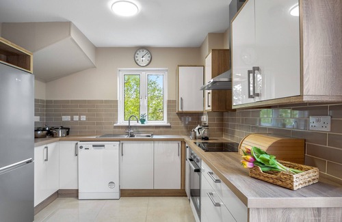 Clifden Ski Chalet | E1 Station House - Newly refurbished Townhouse in Clifden
