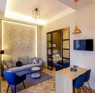 Belso-Ferencvaros Apartment | E13 - Elegant Apartment