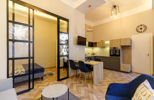 Belso-Ferencvaros Apartment | E13 - Elegant Apartment