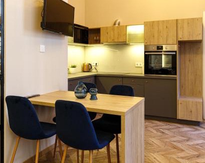 Belso-Ferencvaros Apartment | E13 - Elegant Apartment