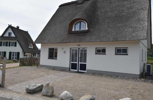 Rerik House | E13 Reetdachhaus "MaLeLuV" mit Kamin & Sauna Ostseebad Rerik