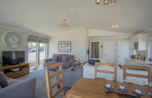 Mynytho Cottage | E19 THE WARREN, pet friendly, country holiday cottage in Abersoch