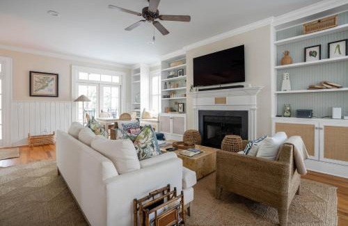West Beach House | EA2B: 2B Eugenia Avenue