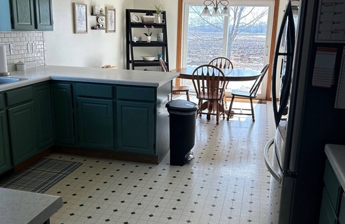 Oshkosh House | EAA rental. 3 bedrooms 2 bathrooms. 7 miles form EAA. Close to hwy