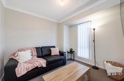 Mandurah Apartment | EACO12 - Stylish 1-BR Loft Apt | Spacious, Free WiFi & A/C