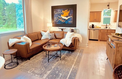 Gray's Creek House | Eads, Tn. 5 minutes to Memphis, Safe, Private, Quiet Guesthouse, Executive Stays