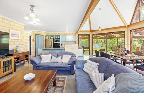 Eagle Bay House | Eagle Bay Beach Lodge - Eagle Bay 1 street away!
