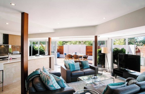 Eagle Bay Villa | Eagle Bay Beach Retreat Steps from the Sands