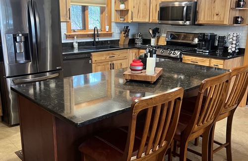 Minocqua House | Eagle Bay Getaway. On Minocqua Chain of Lakes 4bed 3bath with optional pontoon.
