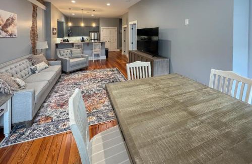 Waynesville Apartment | Eagle Claw Den