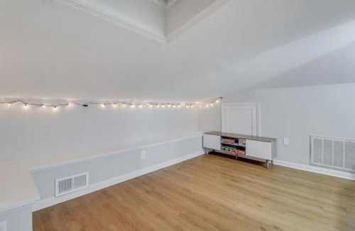 Statesboro Apartment | Eagle Creek Loft - Close to Shops Food GSU