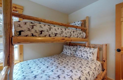 Redmond Ski Chalet | Eagle Crest: Prairie Falcon Retreat