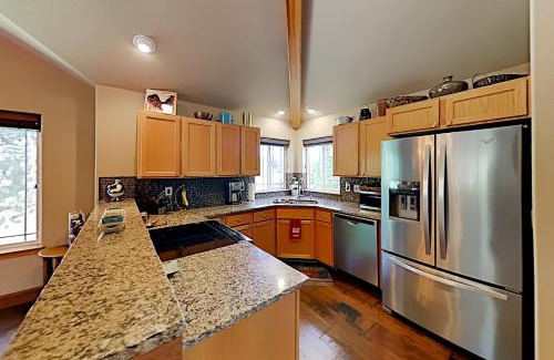 Redmond House | Eagle Crest
