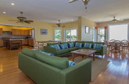 Cambridge House | Eagle Haven - Waterfront Estate on the Choptank with Pool and Pier - Sleeps 18