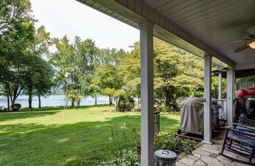 Rockwood House | Eagle Point with a flat yard that has it all! Perfect multi-generational vacation home!