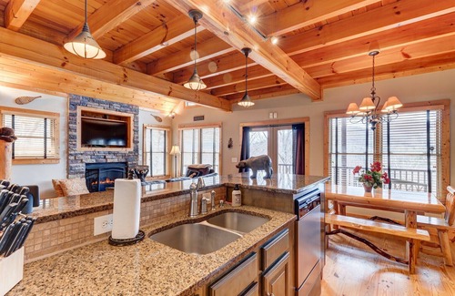 Hiawassee Cabin | Eagle Ridge Overlook-Hot Tub-Fireplace- Amazing View