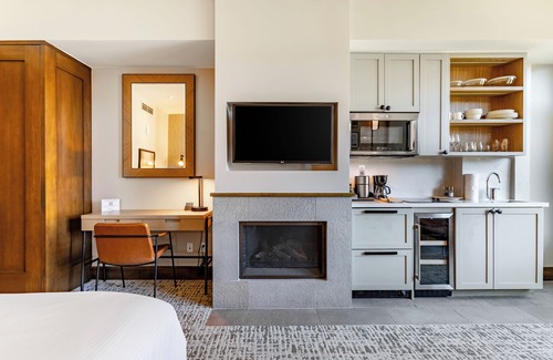 Avon Hotel | Eagle River by AvantStay | Located in the Westin