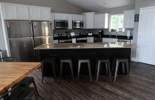 Speedwell House | Eagle's Cove - NEW 9 Br, 11 Ba w 2 Level Dock & Gentle Slope Lot w NO STAIRS
