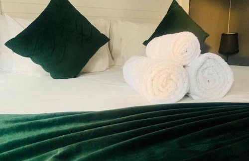 Komani Bed & Breakfast | Eagle's Nest B&B