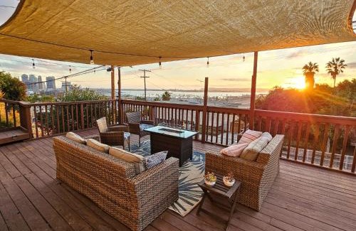Middletown House | Eagle's Nest - Hot Tub & Stunning Bay View - Walk To Little Italy