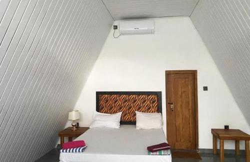 Udawalawa Hotel | Eagle Village Safari Cottage