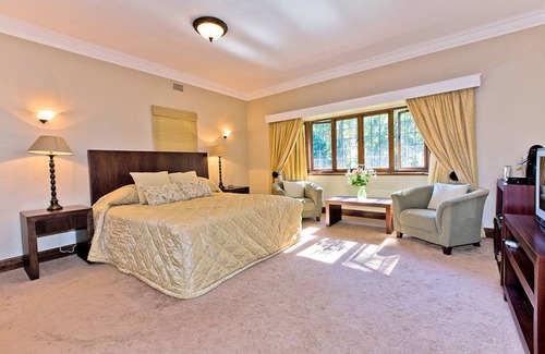 Botha's Hill Bed & Breakfast | Eagle Wind Manor