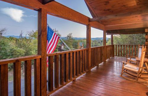 Sevierville House | Eagles Haven Lodge, 5 bed, 4 bath, great for groups, game room, hot tub, Wi-Fi, grills, easy roads