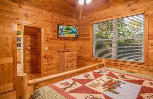 Sevierville House | Eagles Haven Lodge, 5 bed, 4 bath, great for groups, game room, hot tub, Wi-Fi, grills, easy roads