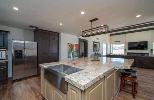 Parker Strip House | Eagles Lair, Pool & Views!