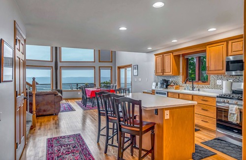 De Soto House | Eagles Landing Sleeps 10 HOT TUB