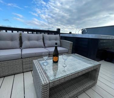Swarland Apartment | Eagles View - 2 bed hot tub lodge with free golf, NO BUGGY