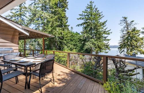 Coupeville House | Eagles Watch by AvantStay Large Deck w Views