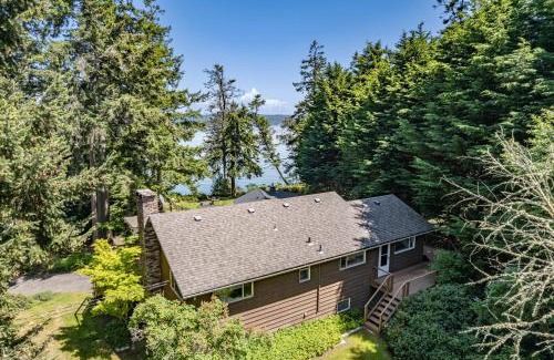Coupeville House | Eagles Watch by AvantStay Large Deck w Views