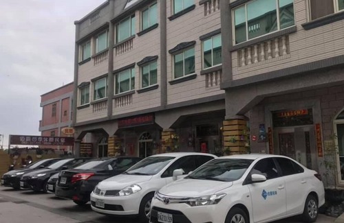 Jinhu House | Earl Holiday House