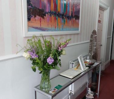 Roundham House | Earlston House