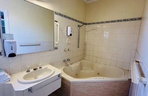 Mildura Hotel | Early Australian Motor Inn