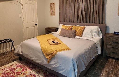 Live Oak House | Early check-in and late check-out! Get what you pay for!