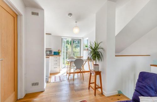 Totnes House | Earthspring Flat
