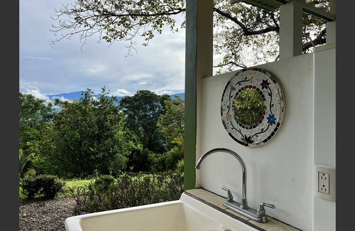 Savegre Cottage | Earthy Cottage / Casita de Tierra