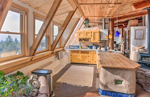 Valdez Cabin | Earthy Escape: Wood-Burning Sauna, Mtn View!