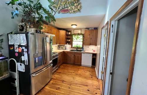 East Side House | East Atlanta Escape - 3 bedrooms