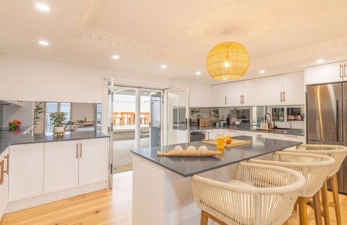 Shoal Bay House | East Belmont, 38 Tomaree Rd - spa, linen, Wi-Fi, Air Con , Games Room