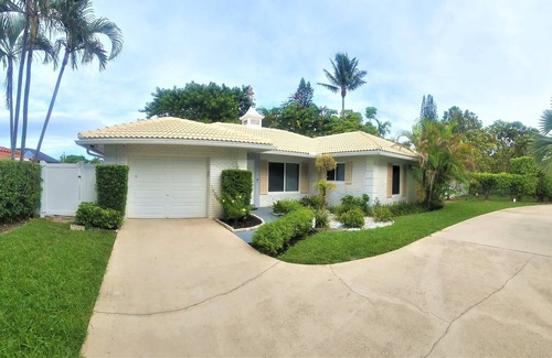Boca Raton House | East Boca Raton Getaway- Walk To Downtown Boca Raton, Bike to Beach